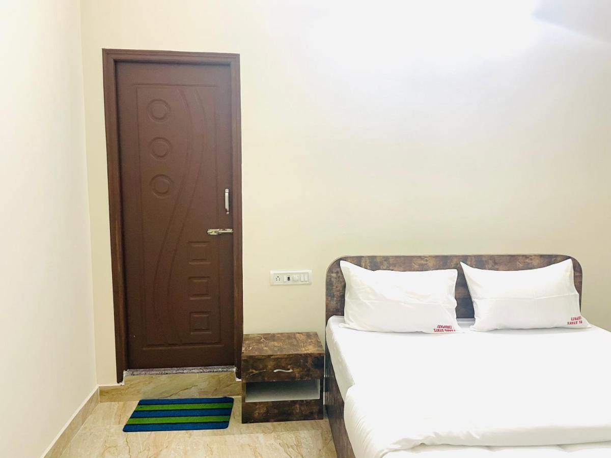 Lsr Service Apartments ティルパティ エクステリア 写真